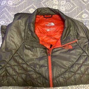 Women’s north face puffer jacket